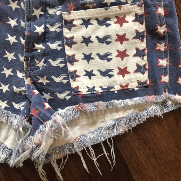 WE THE FREE “Vintage” Style Denim Cutoff Shorts! - Picture 3 of 9